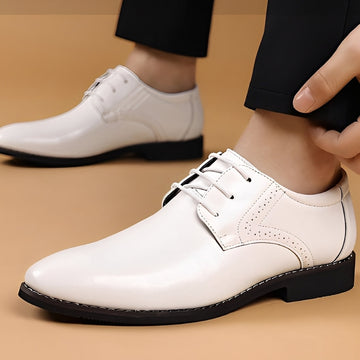 Desmond - Chaussures en cuir formelles avec détails brogue pour hommes