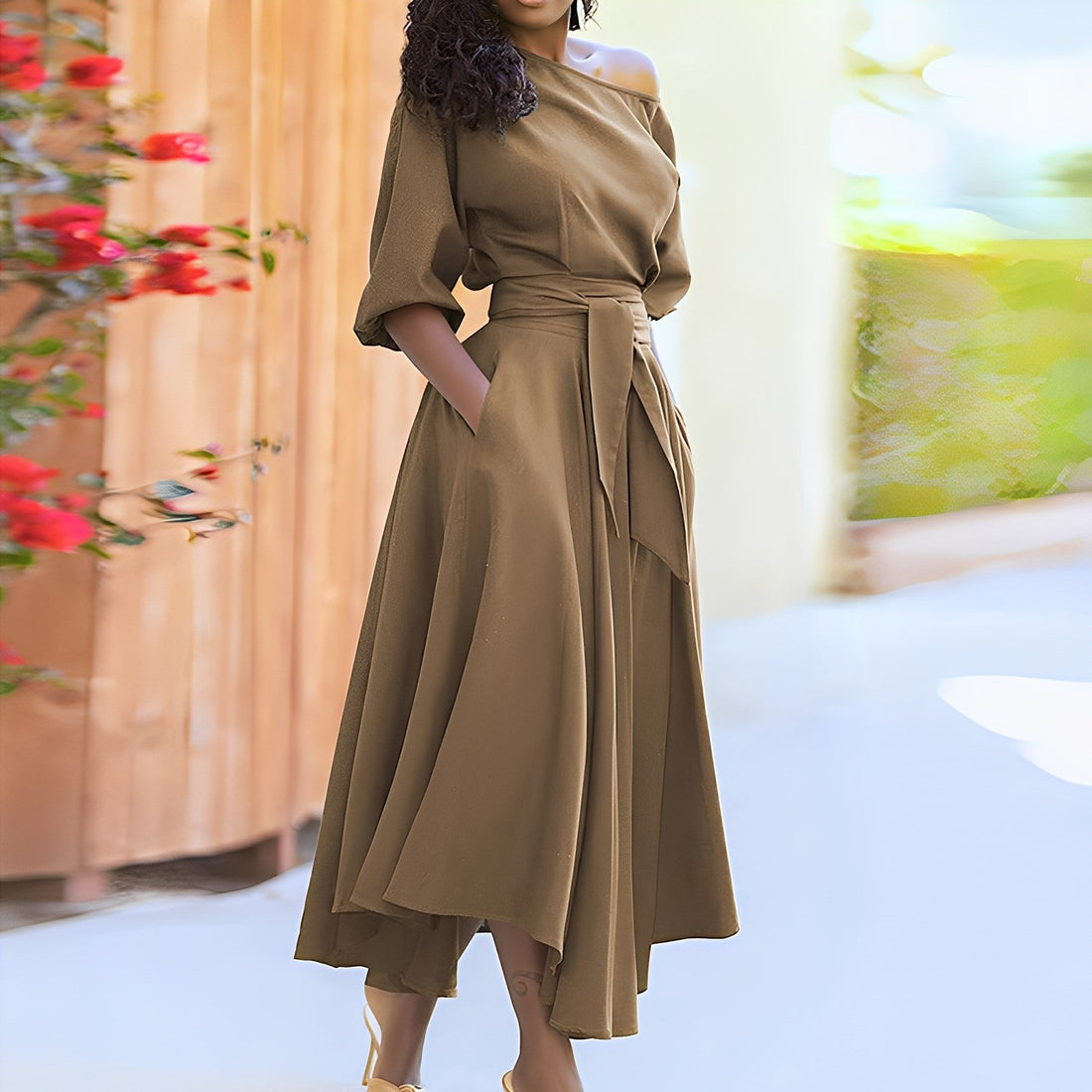 Dahlia - Élégante robe sans bretelles avec ceinture pour femmes