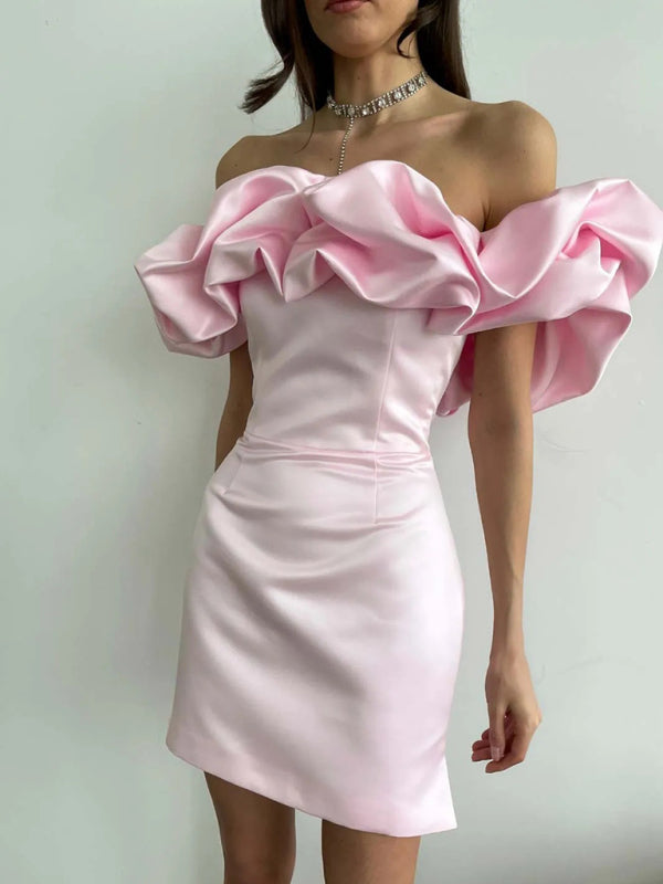 Waverly - Robe à volants en satin hors épaule